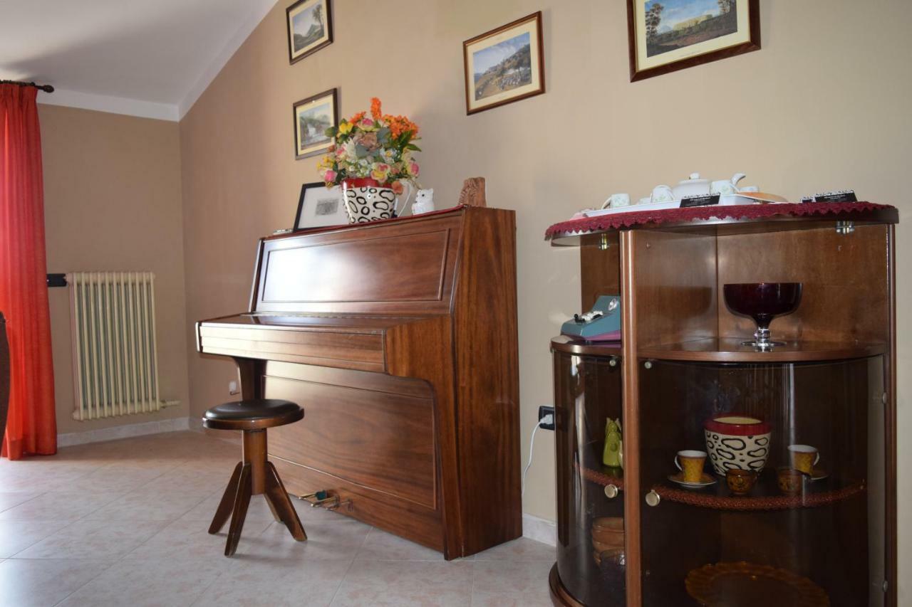 Bed and Breakfast Amici Di Hackert Caserta Exterior foto