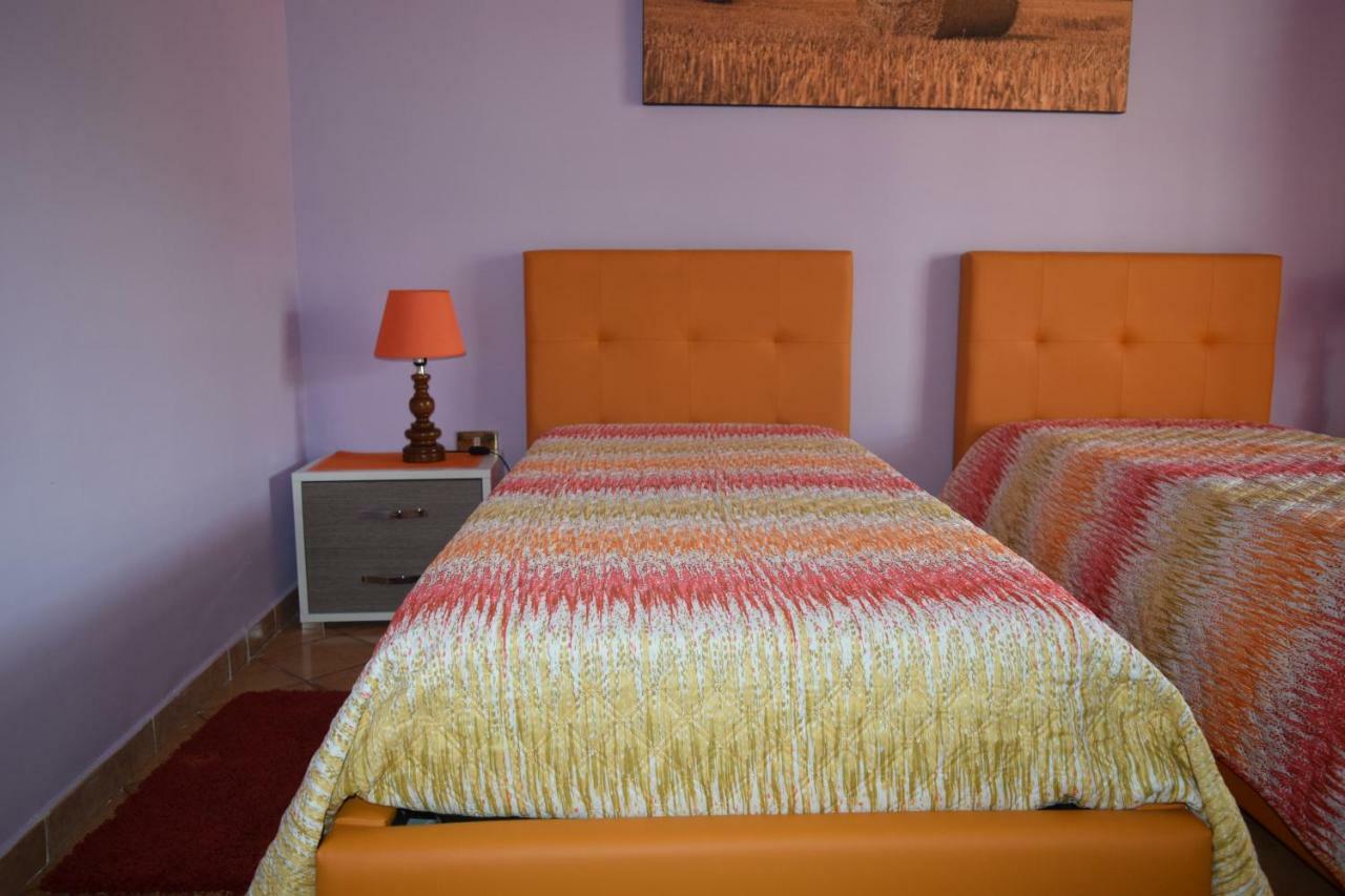 Bed and Breakfast Amici Di Hackert Caserta Exterior foto
